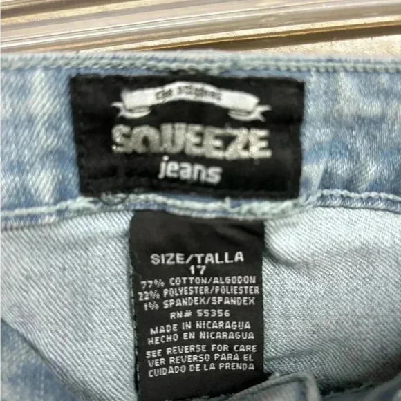 Light denim flared squeeze jeans - Picture 4 of 4